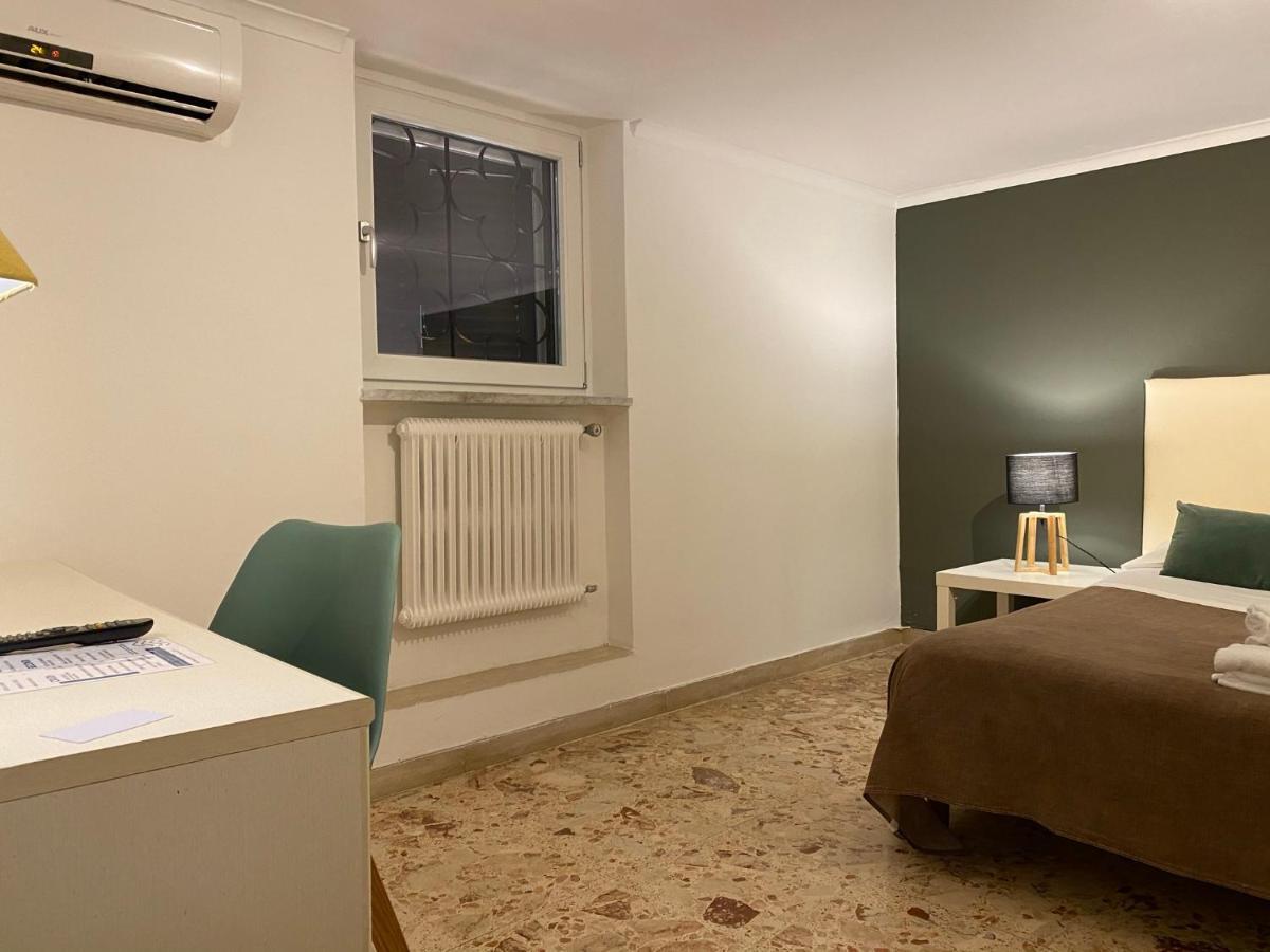 Charme Rooms Taranto Luaran gambar